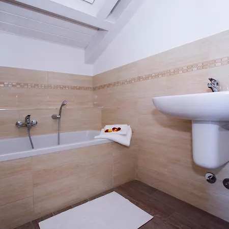 Casa Laura Apt. 6 *